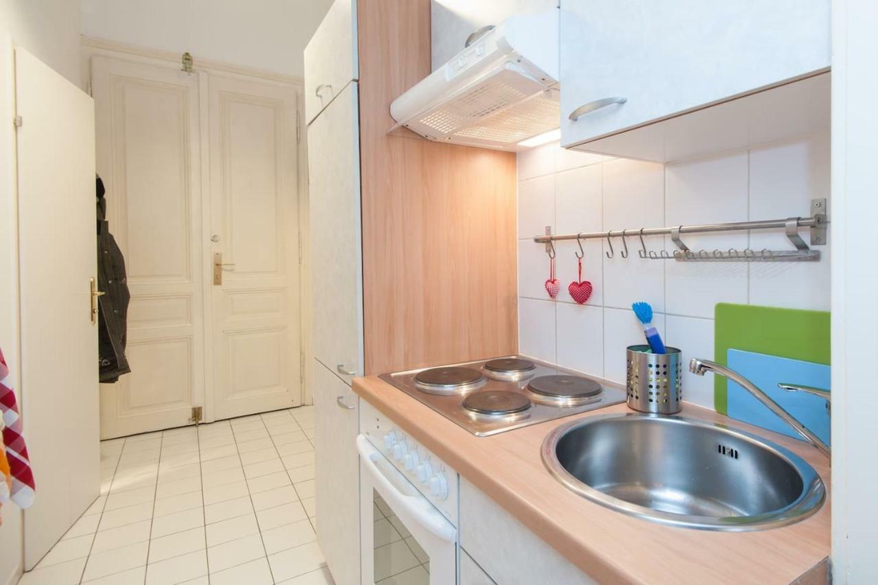 Lovely Apartments In A Quiet Area Close To The City Center Wina Bagian luar foto