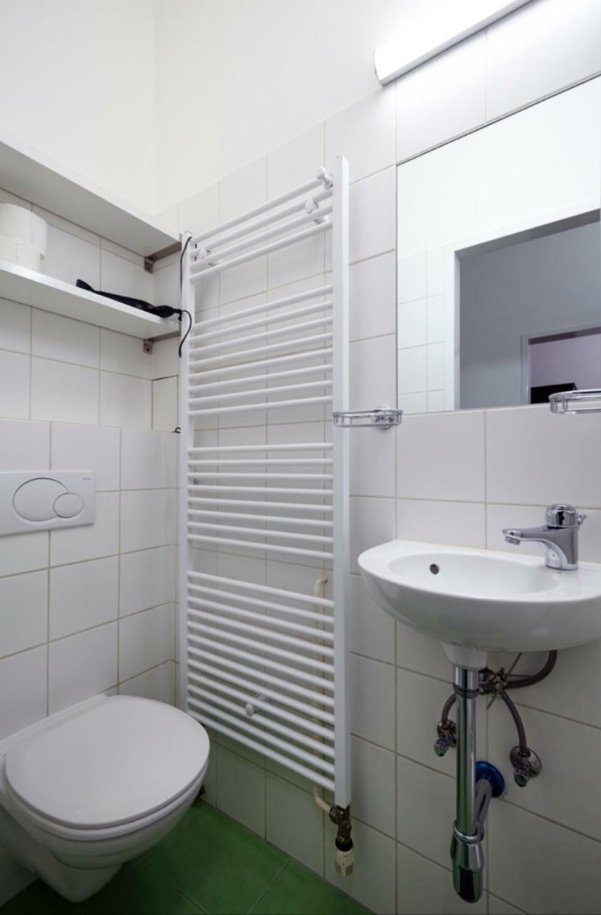 Lovely Apartments In A Quiet Area Close To The City Center Wina Bagian luar foto