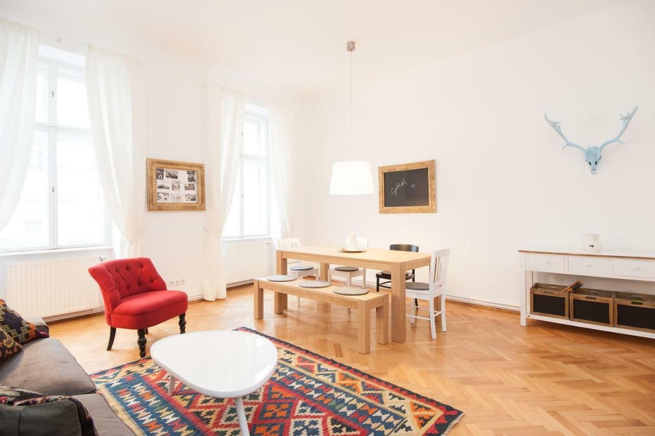 Lovely Apartments In A Quiet Area Close To The City Center Wina Bagian luar foto