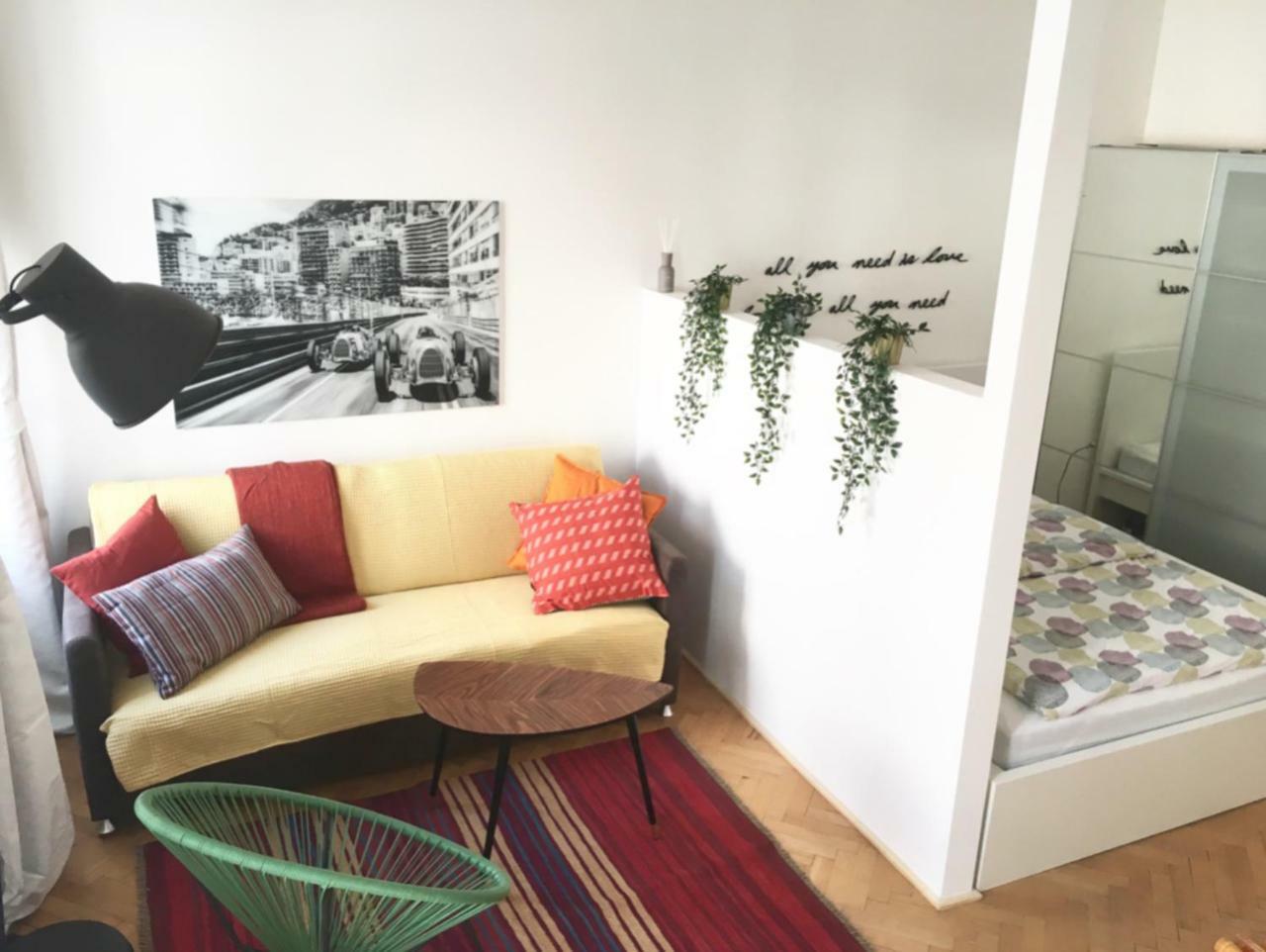 Lovely Apartments In A Quiet Area Close To The City Center Wina Bagian luar foto