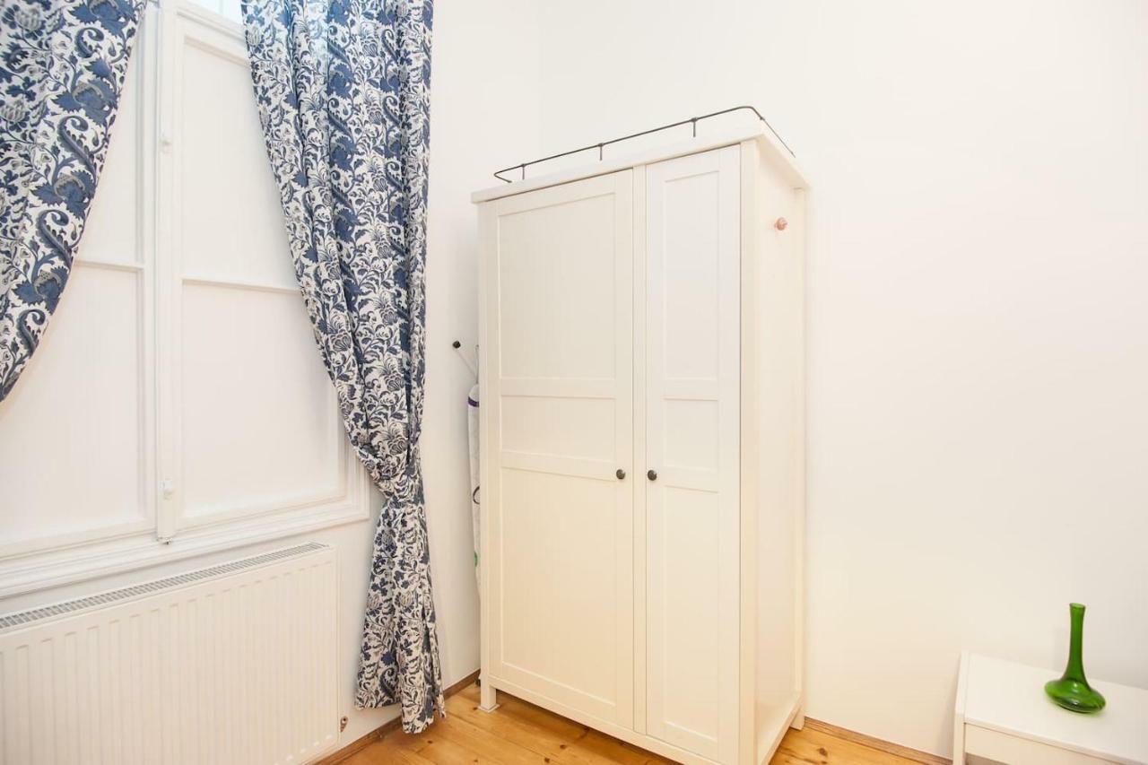 Lovely Apartments In A Quiet Area Close To The City Center Wina Bagian luar foto